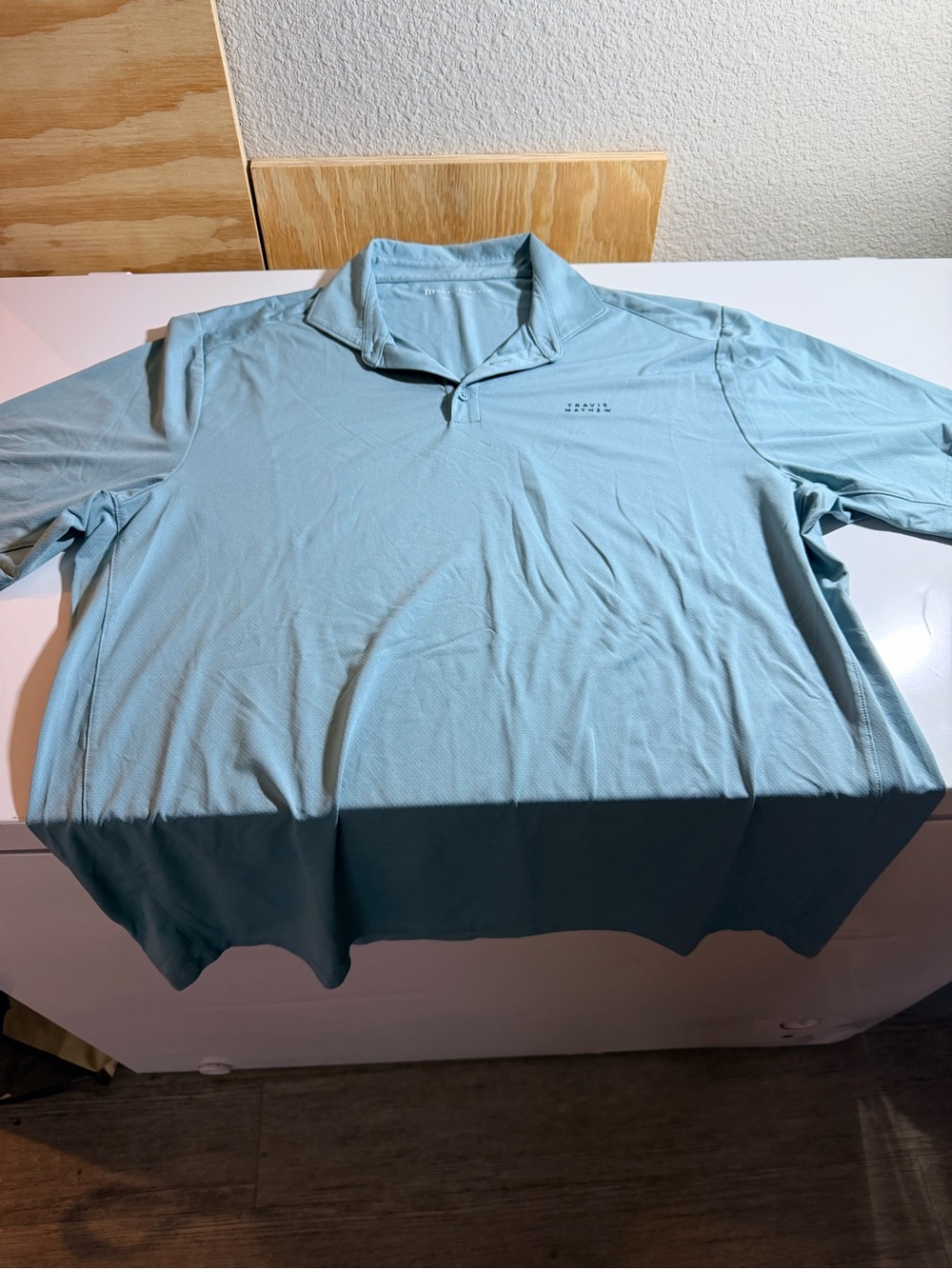 TravisMathew Mens XL Light Blue Short Sleeve Performance Golf Polo Shirt